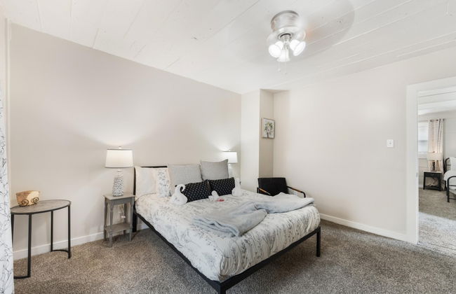 Stockyards- 4min Pet Friendly 3BR Luxe Gem - Foto 32