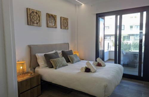 Poolside 2BR apartment Villamartin - Foto 18