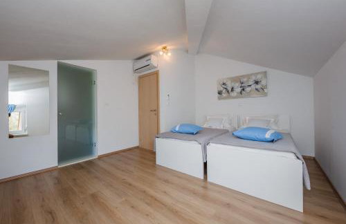 Villa Toni with 5 bedrooms and heated pool - Photo 35