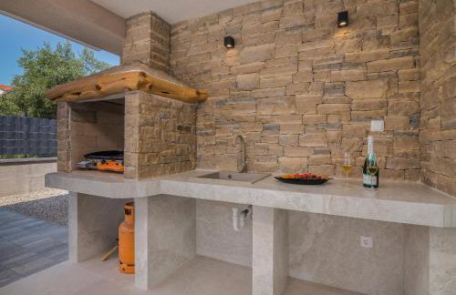 Villa Lusarci with pool - Foto 14