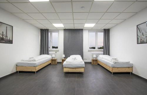 T&K Apartments 6 and 10 Room Apartment in Neuss for big Groups 22min to Fair DUS - Foto 17