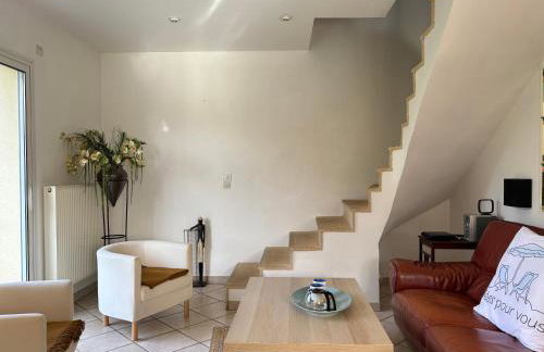 Villa des pontons Maison 5 chambres avec grand jardin clos et belle terrasse séjour spacieux lumineux à 2 kms de la plage d'Arromanches près de Bayeux, Omaha beach - table de ping pong - garage - Foto 9