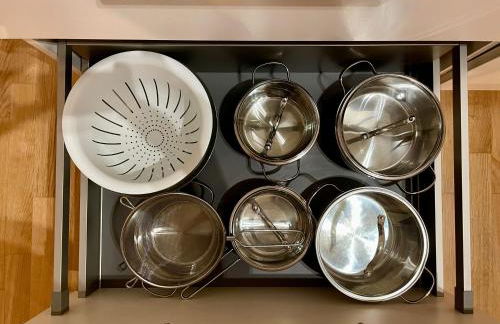 Studio Stevie Nicks I Workplace I 24in Screen I Kitchen I PS4 - Foto 16