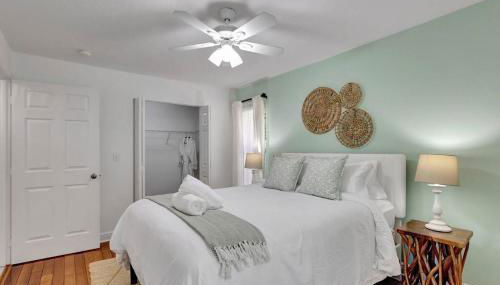 Hottub! Mini Golf! Water Access! Pets! 5min beach! - Foto 4