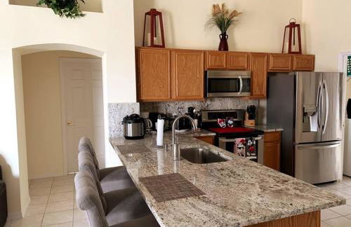 Minutes to Disney! Spacious Home w/ Private Pool, Themed Rooms! - Foto 36