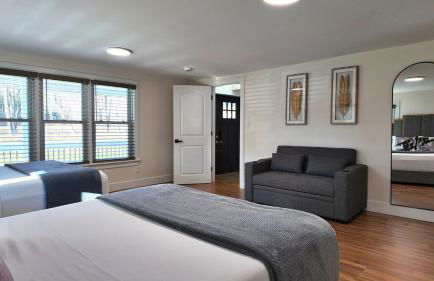 Catskills Escape Hot Tub Massage Chairs & Games - Foto 34