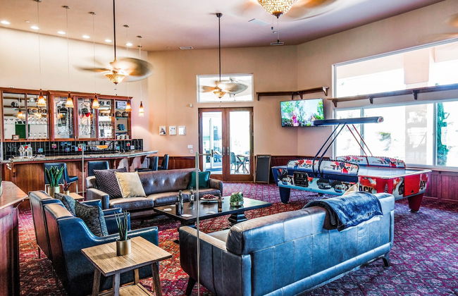 Mermaid by Avantstay Private Estate w/ Pool, Volleyball & Arcade! - Photo 27