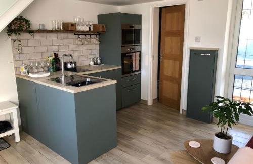 The Bolthole - Photo 20