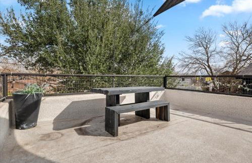 Stylish Austin Stay 3BR 2BA Pet-Friendly - Foto 32