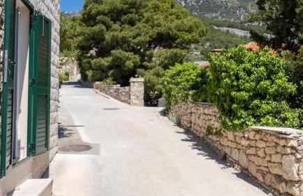 Obala 25, Bol - Photo 20