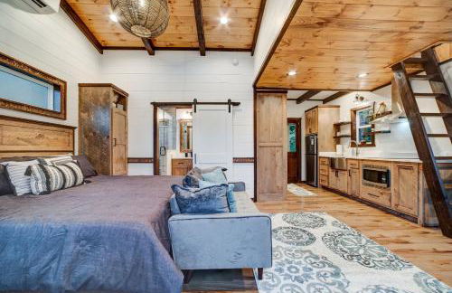 Cozy Treehouse w Hot Tub, Fire Pit, Pet Friendly, Lake Access - Photo 10