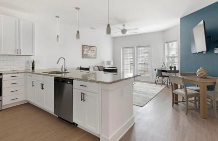 Landing Amazing 3BD Pool Yoga Studio - Photo 48