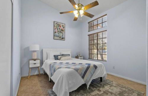 Vegas Retreats Pool, Arcade, Fun, 10min from Airport and the Strip - Foto 17