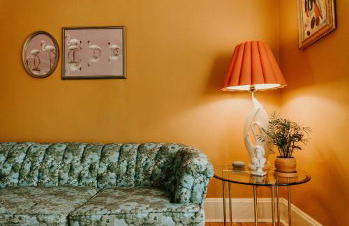 Retro Gem Box Victorian Steps from Irvine Park - Foto 11