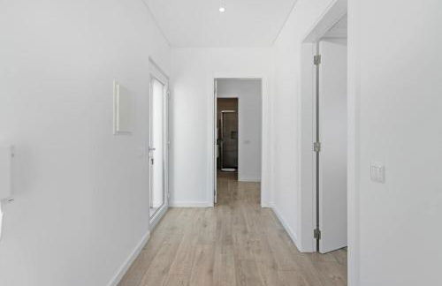 Modern Villa with Private Pool Near Baleal Beach - Photo 17