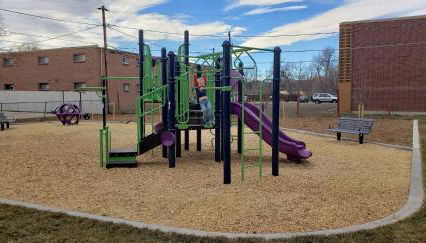 West Denver Home 8 Beds! Game Room - Foto 2, young children