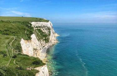 Cosy Cabin, hidden from the main house - Sleeps 2 - EV - Foto 49