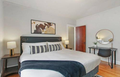 Prime City Stay in a 1BR Apartment - Cullom F2 - Photo 9