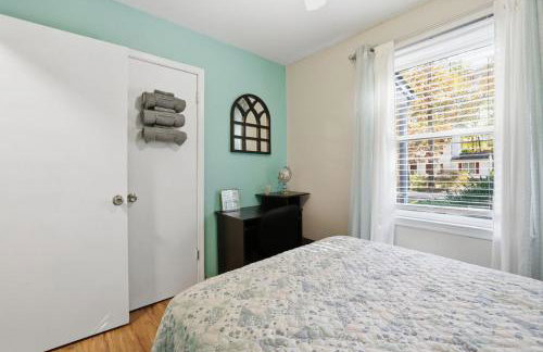 Next Stop! Comfort! 3 BR Near Amtrak Station! - Foto 33