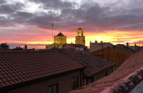 Ático en la plaza de Toro con garaje - Foto 1