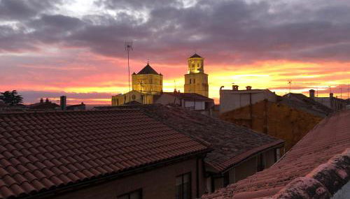Ático en la plaza de Toro con garaje - Foto 1