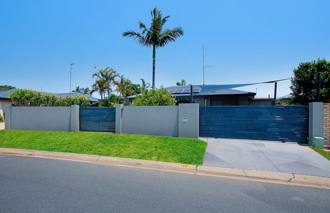 Tranquil Scape-Villa with Pool - Photo 17