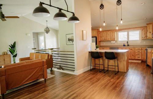 Huge immaculate home! Memories await! - Photo 15