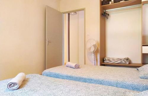 Le Parc Jean Édouard - Spa avec jacuzzi privé - Superbe villa 4 chambres - 9 couchages - 6 lits - Poêle - Parking - Climatisation réversible- Terrasse ombragée et grand jardin - Foto 42