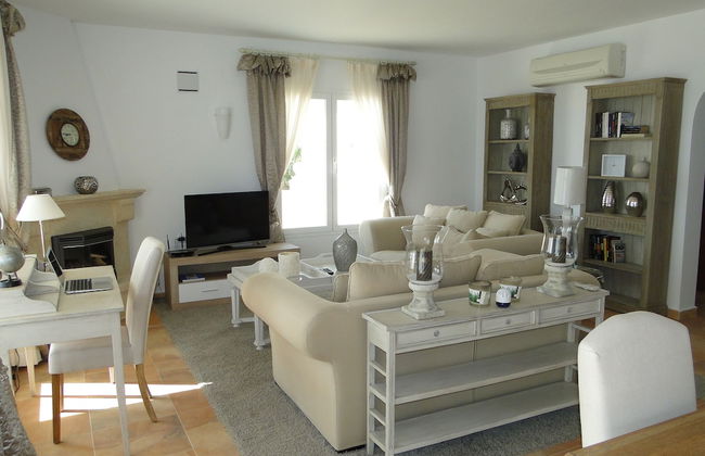 Villa Lirios - Foto 2