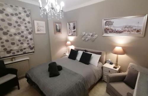 Warwick Square - Photo 6