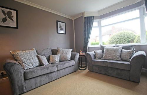 Queens Road - Luxury Spacious Home in Chester - Photo 41