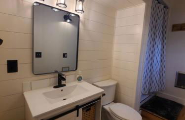 A Restful Studio Near a Creek and Forest - Pet Friendly - Foto 6