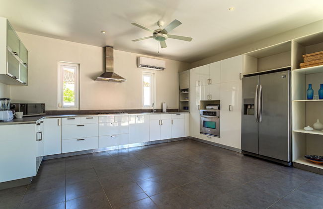 Stunning Modern Home, Near Beaches Full AC - Foto 9