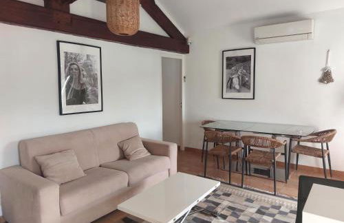 Place du Suquet - In the hart of old Cannes - 2 Min Walking distance from Palais de Festivals and Beaches - Photo 9