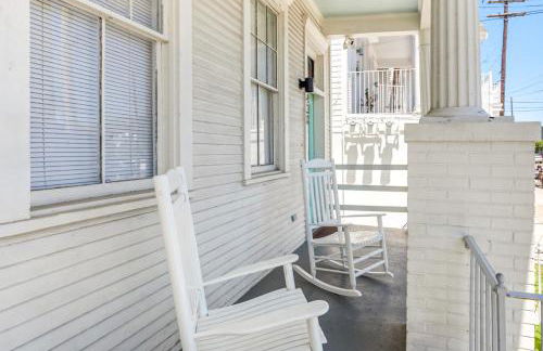 Private 2BR Condo in Uptown by Hosteeva - Foto 7