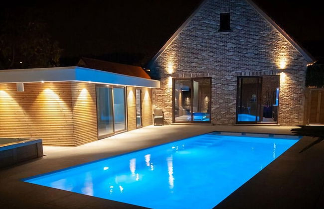 Villa With Swimming Pool in Erembodegem - Photo 1