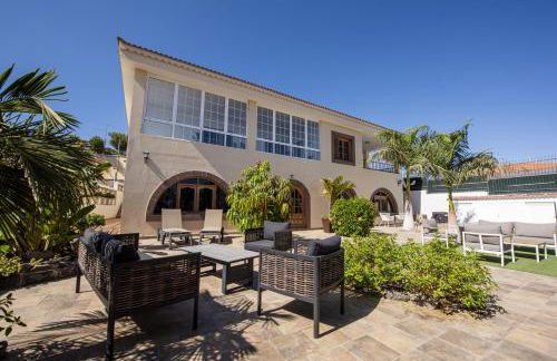 Private Villa with three separate apartments - Foto 33