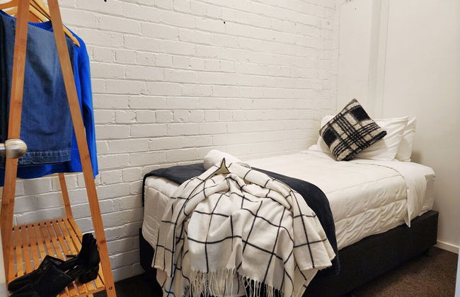 U Suites on Webb - Photo 29