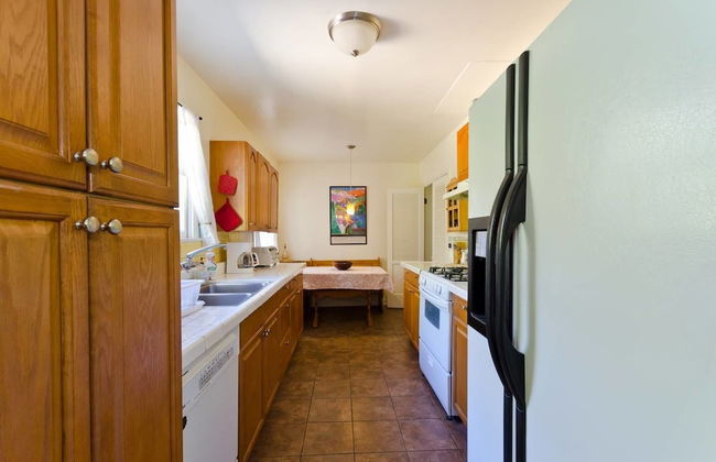 Hollywood Hills Canyon Breezes - Photo 12