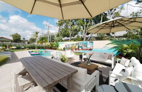 NEW Luxury Coastal Cottage w Pool Jupiter FL - Photo 17