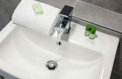 Picasso's Place Liverpool Apt Sleeps 9 - Foto 13