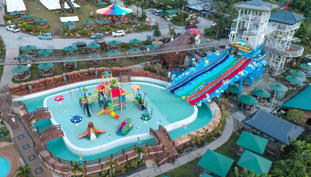 Excursión privada a Campuestohan Highland Resort - Foto 3, Piscina de toboganes