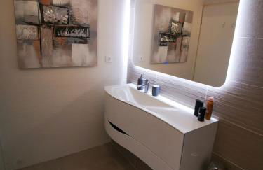 Appartement 90 m2 avec parking terrasse balcons, proche du port et plages - Foto 27