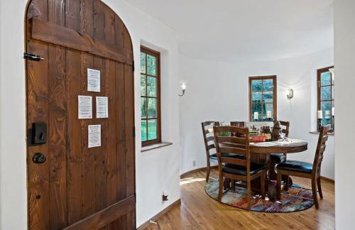 Magical Retreat at the Enchanted Vashon Castle - Foto 11