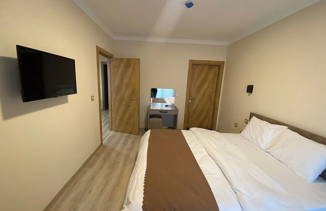 Rena Grand Residence & Suite - Photo 9