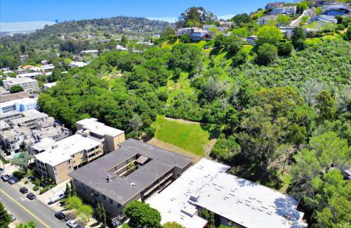 Peaceful Family Friendly 2BR 2BA Entire Apt Unit in Belmont Hill - Foto 4