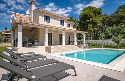 5 Bedroom Nice Home In Manjadvorci - Foto 1