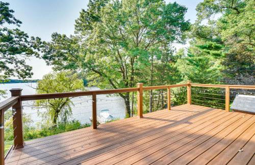 Waterfront Lake Wissota Retreat Dock and Deck! - Foto 20