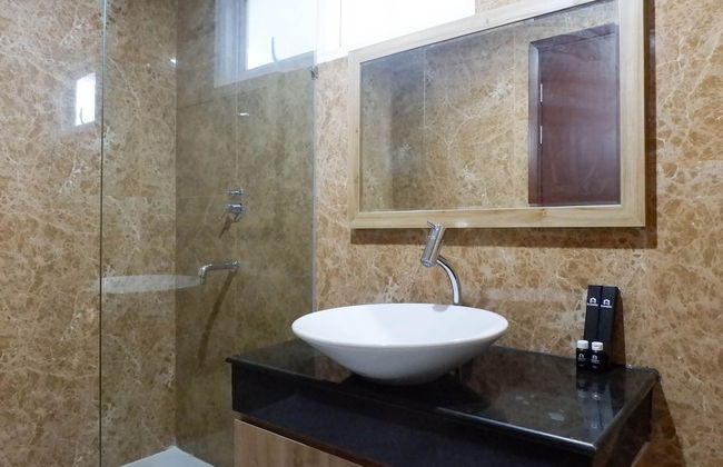 3Br Luxurious And Elegant Apartment At Grand Sungkono Lagoon - Photo 16