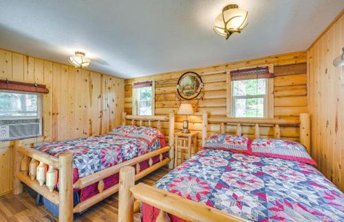 Lakefront Cabin with Dock, Fire Pits in Danbury! - Foto 28